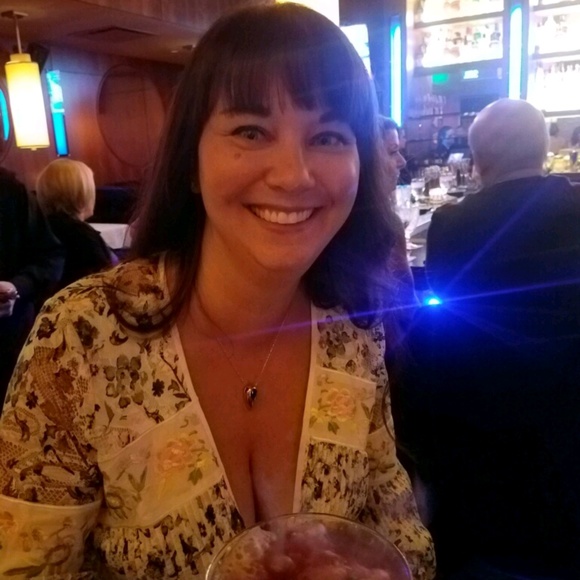 Meet your Posher, Sheila - Picture 1 of 1